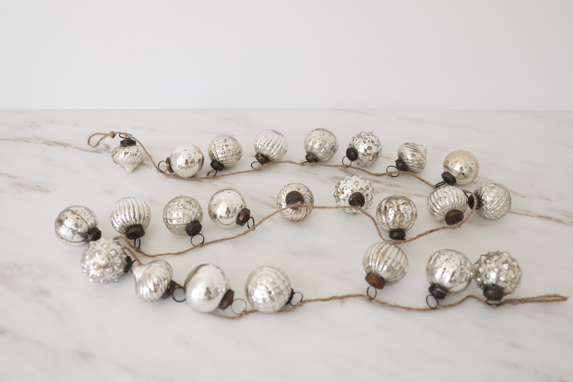 White Pearl Garland 72L